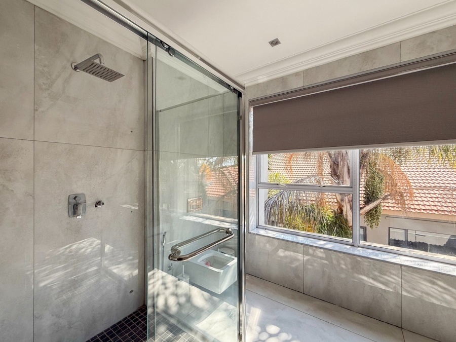 5 Bedroom Property for Sale in The Islands Estates North West